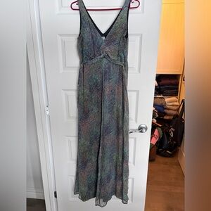 Women's silky V-Neck Multicolor Maxi Dress, size 6